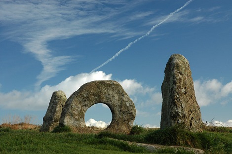 men-an-tol